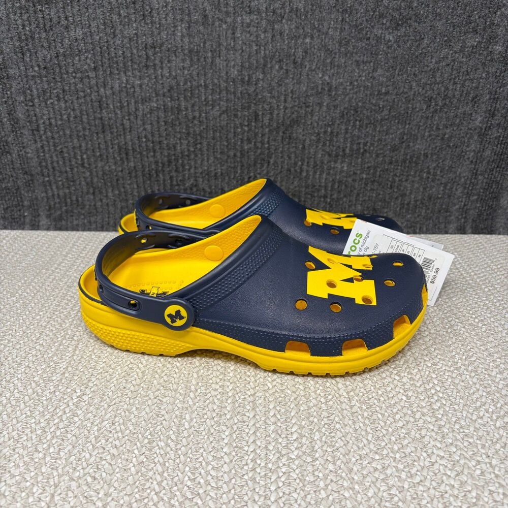 NEW Crocs Classic Clog University of Michigan Wolverines Women’s 9 / Men’s 7